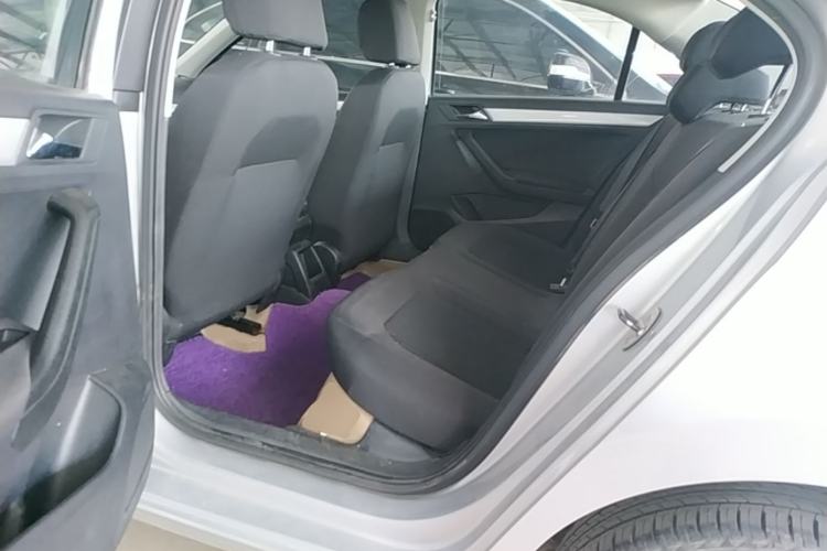 Used Volkswagen Jetta 2015 1.4L Manual Comfort Model
