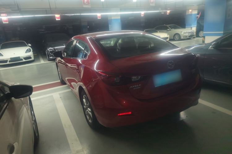 Used Mazda 3 Axela 2016 Sedan 1.5L Automatic Comfort Model