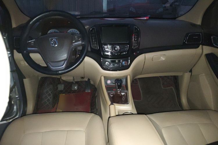 Used Baojun 730 2014 1.5L Manual Luxury Navigation ESP Version 7 Seats