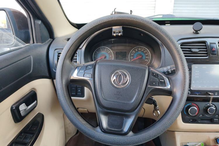 Used Dongfeng Fengon 360 2015 1.5L Manual Comfort II 7-Seater Steering Wheel