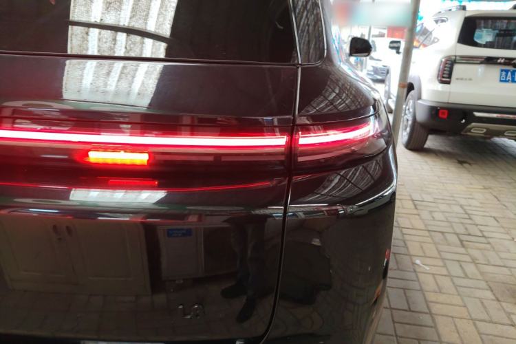 Used Li Auto L8 2023 Pro Model
