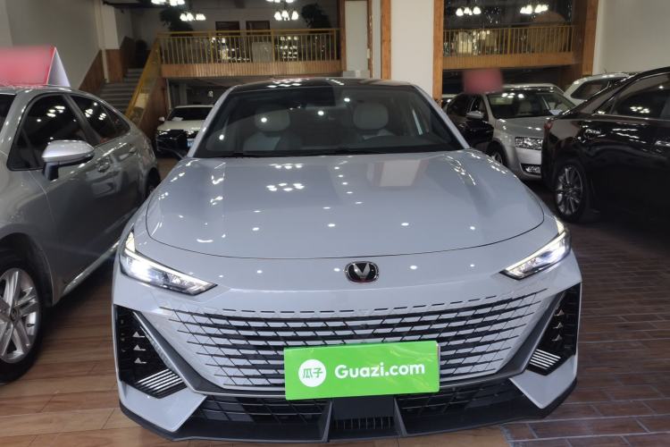 Used Changan UNI-V 2022 1.5T Prestige Version
