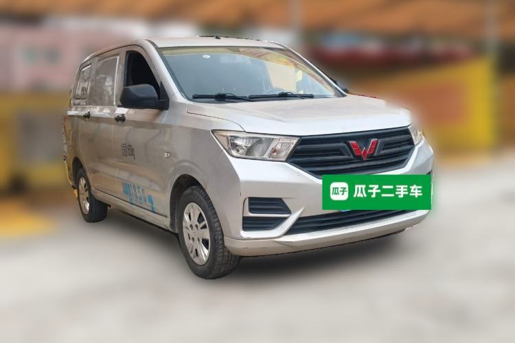 Used Wuling Hongguang 2019 1.5L S Basic Window-Sealed Vehicle China VI LAR Front Right 45 Deg