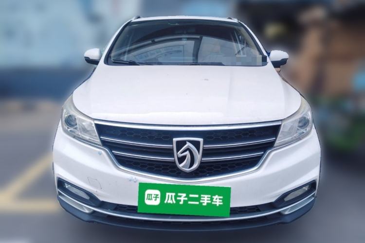 Used Baojun 730 2017 1.5T Manual Fashion Version 7 Seats China V Emission Standard