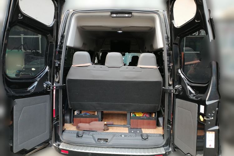 Used Ford Transit 2019 2.0T Diesel Commercial & Travel Mid-axle Mid-roof 9-Seater China VI