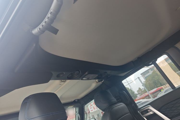 Used BAIC Off-Road BJ40 2023 2.0D Automatic Four-Wheel Drive Blade Hero Edition Adventurer Type
