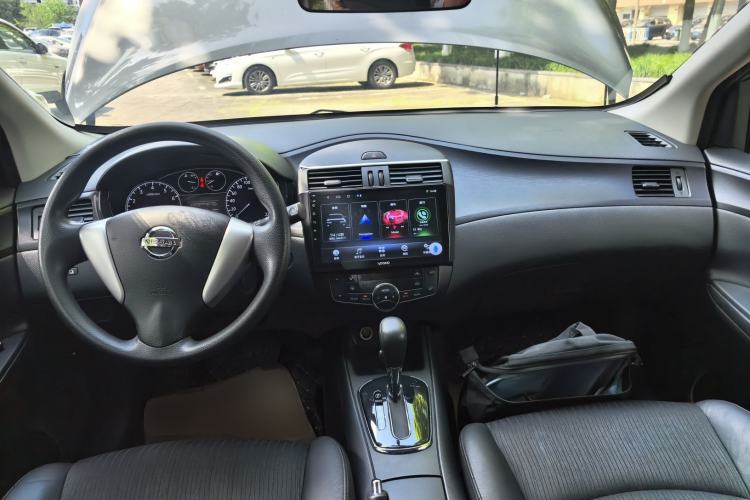 Used Nissan Tiida 2011 1.6L CVT Smart Version Center Console