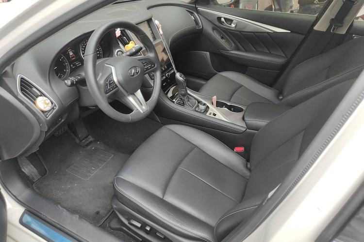 Used Infiniti Q50L 2018 2.0T Enjoyment Version China VI Standard
