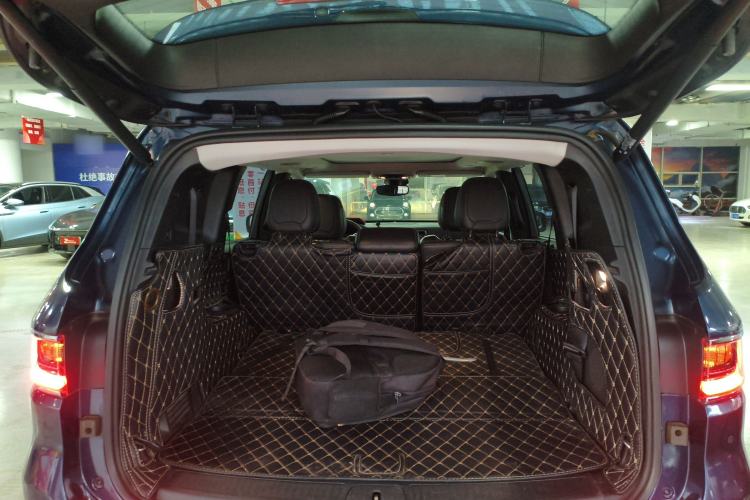 Used Jeep Grand Commander 2018 2.0T Four-Wheel Drive Smart Enjoyment Version China V Emission Standard