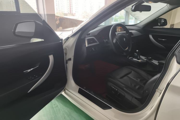 Used BMW 3 Series GT 2014 320i Leading Model
