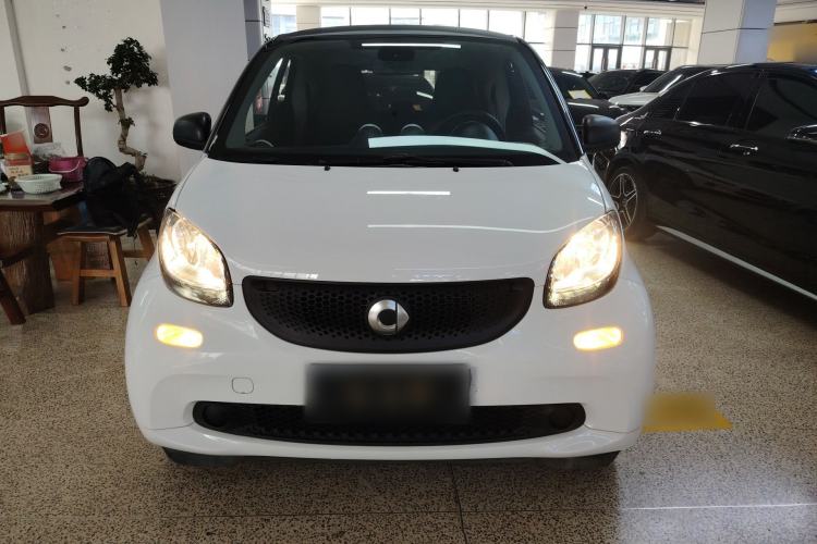Used smart fortwo 2015 1.0L 52 kW hardtop Dynamic version
