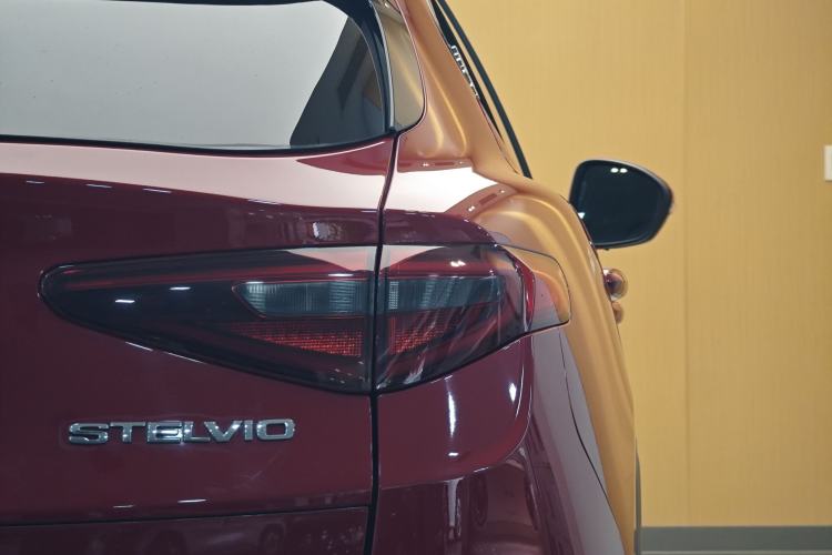 Used Alfa Romeo Stelvio 2017 2.0T 200HP Elite Edition
