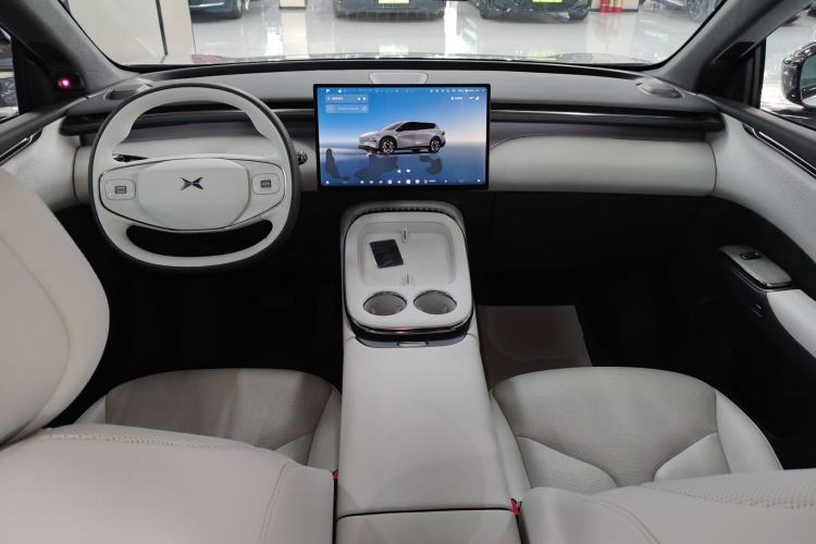 Used XPeng G7 2025 Model—702 Ultra Long Range Center Console