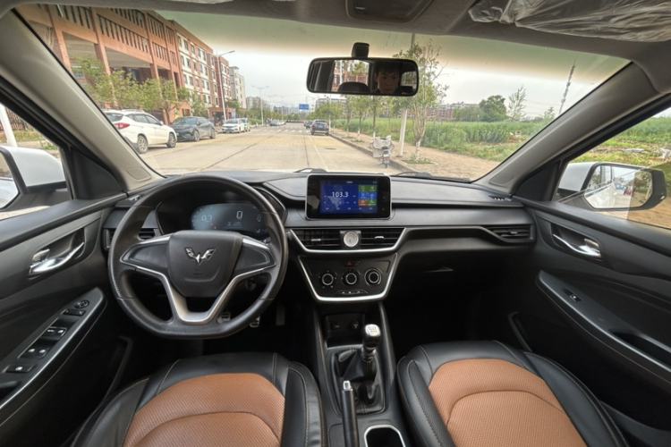 Used Wuling Hongguang S3 2019 Automatic Clutch Version 1.5L Manual Comfort Model China V Standard Interior 3