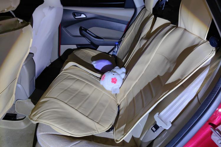 Used Ford Focus 2012 Sedan 1.6L Automatic Comfort Model
