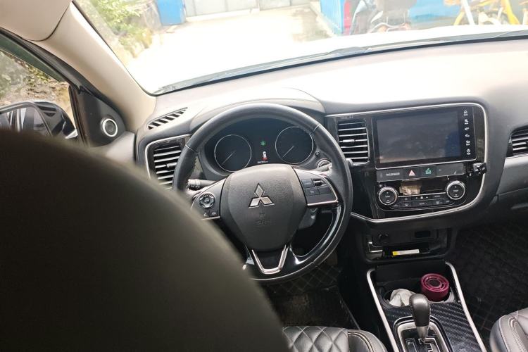 Used Mitsubishi Outlander 2021 2.0L Two-Wheel Drive Comfort Edition 7 Seats
