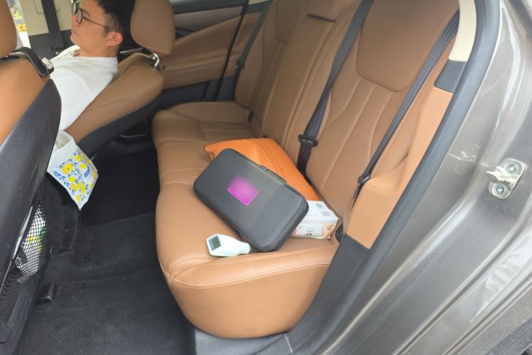 Used Geely Auto Emgrand GT 2017 2.4L Comfort Model Left Rear Seat