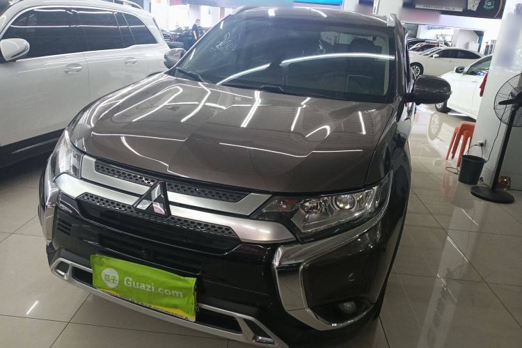 Used Mitsubishi Outlander 2019 2.0L Two-Wheel Drive Comfort Edition 5 Seats China V Standard