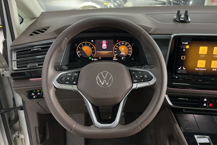 Used Volkswagen Viloran 2024 330TSI Luxury Edition