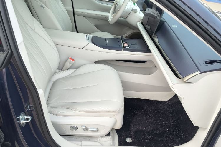 Used Buick L7 2025 Model Aivia