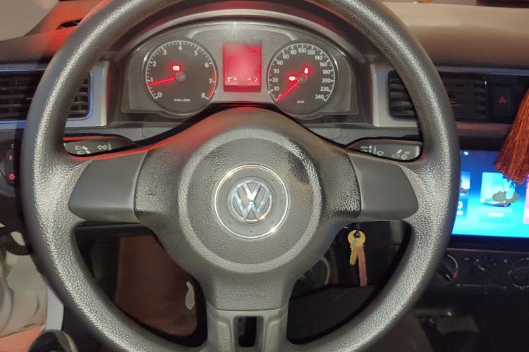 Used Volkswagen Santana 2015 1.6L Manual Comfort Edition
