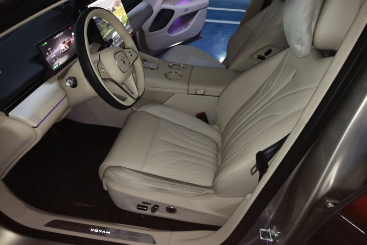 Used VOYAH Lantu Chiguang L 2026 Four-Wheel-Drive Ultra
