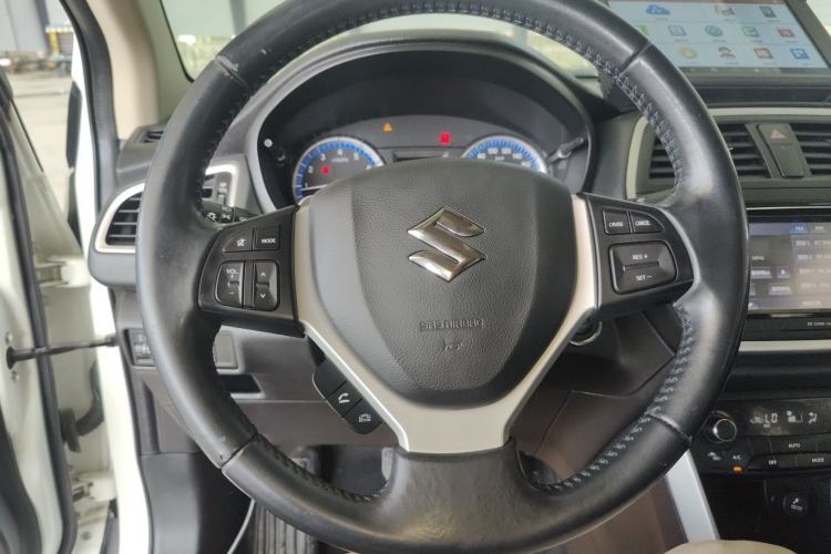 Used Suzuki S-Cross 2015 1.6L CVT Two-Wheel Drive Elite Version Steering Wheel
