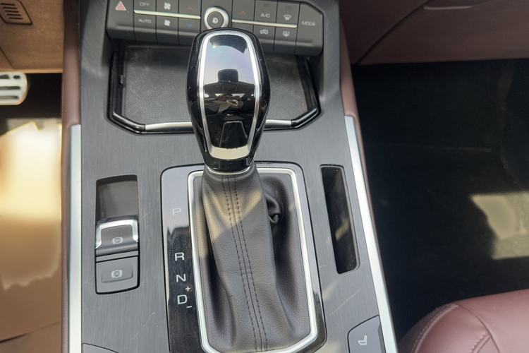 Used Wey VV5 2017 2.0T Flagship Edition Gear Lever