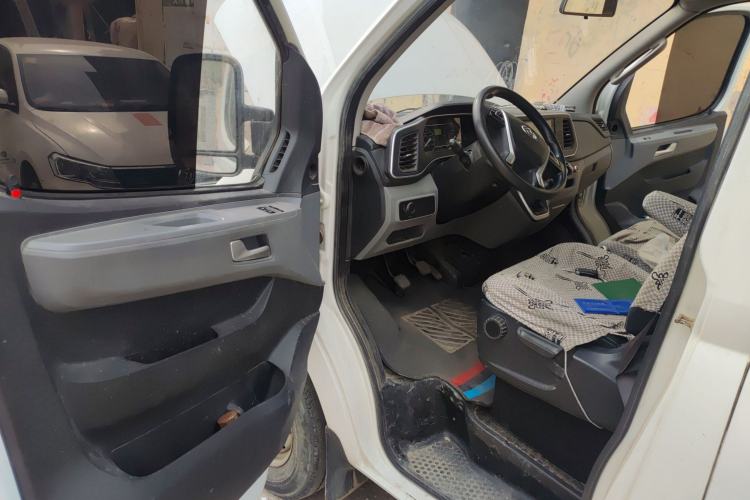 Used SAIC MAXUS Xintu V80 2021 2.0T Manual Classic Aoyuntong 139 PS Mid-axle Mid-roof 6/7/8/9-Seater Driver Seat