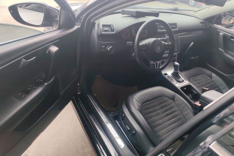 Used Volkswagen Magotan 2016 1.8TSI Luxury Comfort Model
