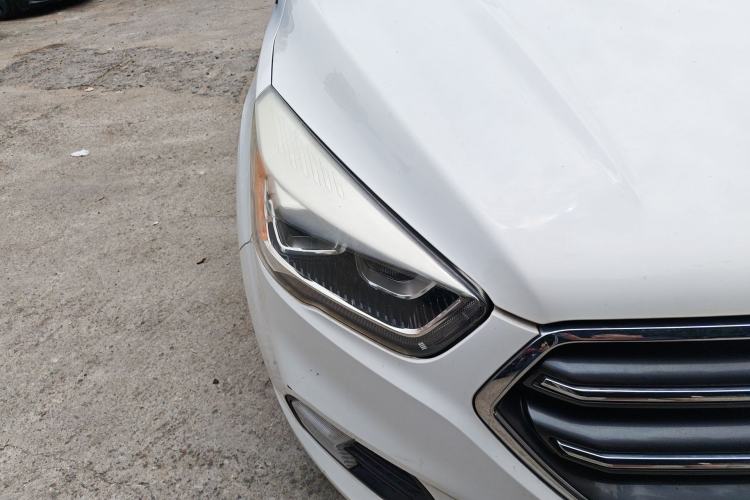 Used Ford Kuga 2018 Facelifted EcoBoost 180 Two-Wheel-Drive Platinum Wing Edition Exterior 6