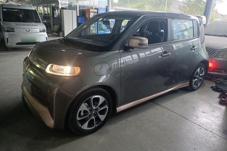 Used ORA White Cat 2022 Xiaoyue Mao Edition 360 km Luxury Model Lithium NMC Left Side