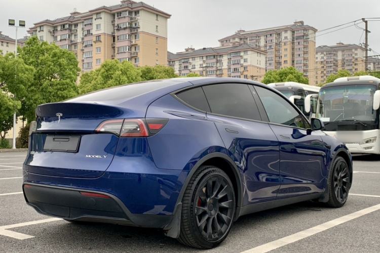 Used Tesla Model Y 2021 Long-Range All-Wheel-Drive Version