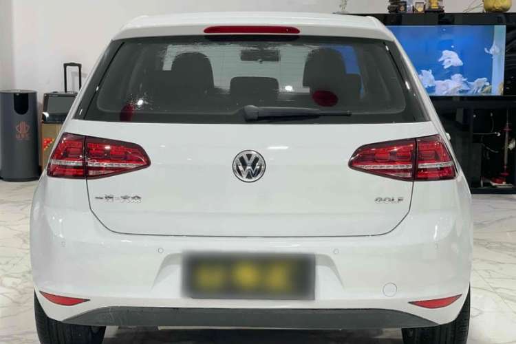 Used Volkswagen Golf 2017 1.6L Automatic Comfort Million-Vehicle Anniversary Edition
