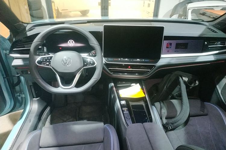 Used Volkswagen Passat 2025 Pro 380TSI Starry Dragon Luxury Edition
