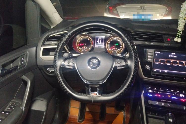 Used Volkswagen Touran 2021 Volkswagen Touran L 280TSI DSG Boundary Edition 7-Seater
