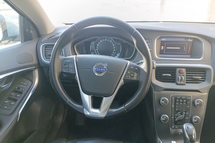 Used Volvo V40 2013 2.0T Zhiya Edition