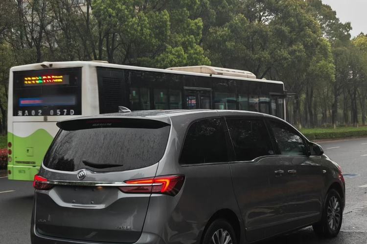 Used Buick GL8 2021 Land Cruiser Executive Class 652T Luxury Model