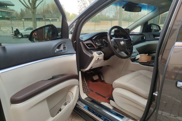 Used Buick GL8 2021 Land Cruiser Executive Class 652T Luxury Model
