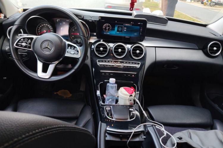 Used Mercedes-Benz C-Class 2019 C 180 L Dynamic Sports Edition Center Console