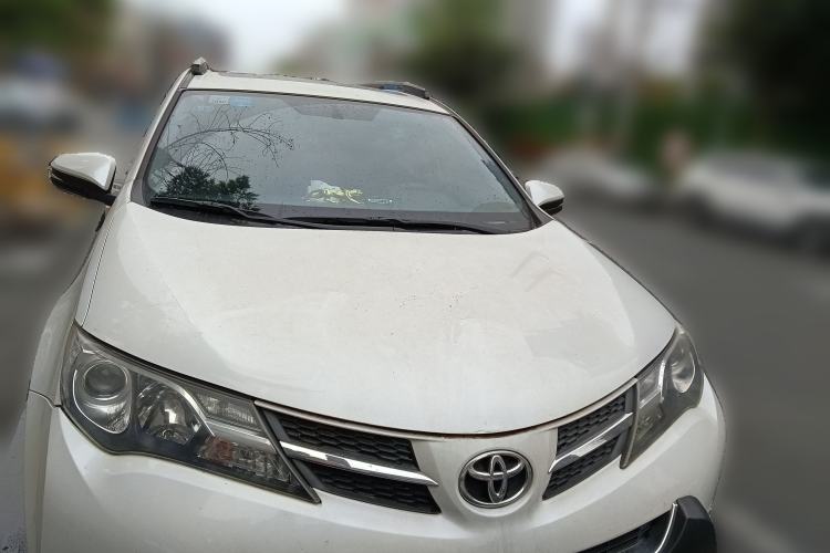 Used Toyota RAV4 2015 2.0L CVT Two-Wheel Drive Fashion Edition
