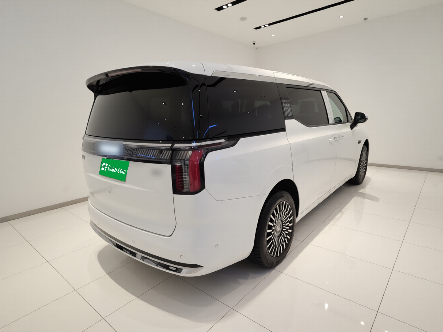 Zeekr 009 2024 Six-Seat Executive Version 4WD 108 kWh — снимка 6