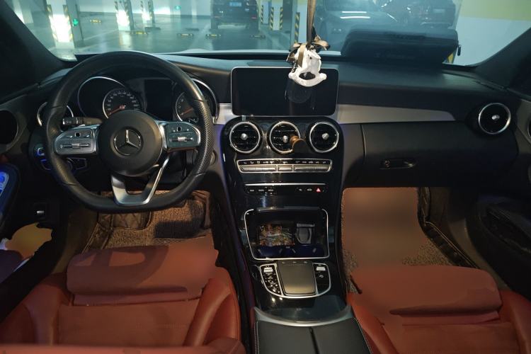 Used Mercedes-Benz C-Class 2019 C 260 Sport Edition Center Console