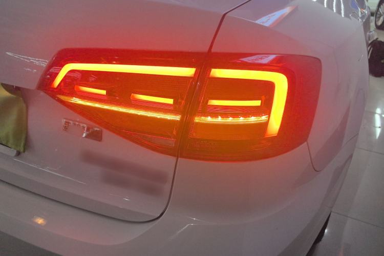 Used Volkswagen Sagitar 2017 230TSI Automatic Comfort Version
