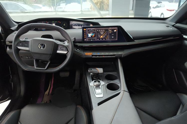 Used Changan UNI-V 2022 1.5T Prestige Version
