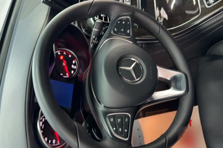 Used Mercedes-Benz GLC 2019 GLC 260 L 4MATIC Dynamic Model Interior 3