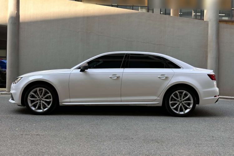 Used Audi A4L 2019 40 TFSI Ambition China VI Exterior 1