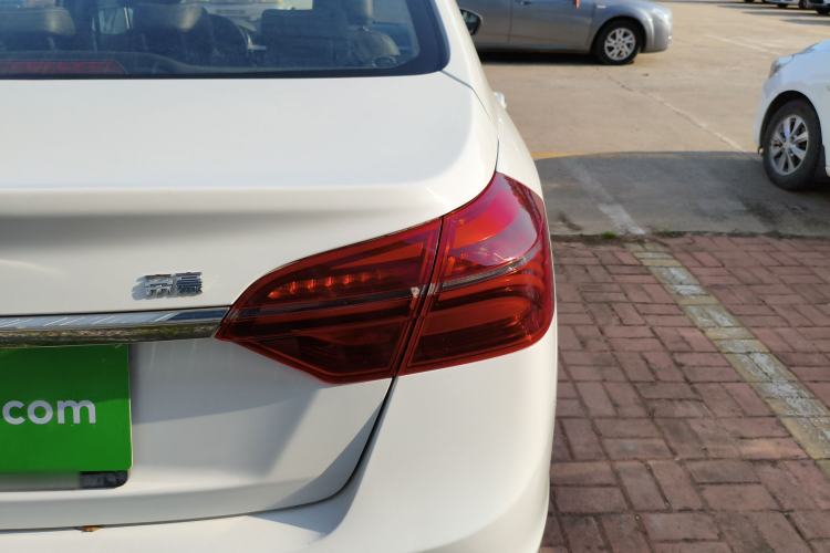 Used Geely Auto Emgrand 2018 1.5L Manual Upward Connect Edition Right Rear Taillight