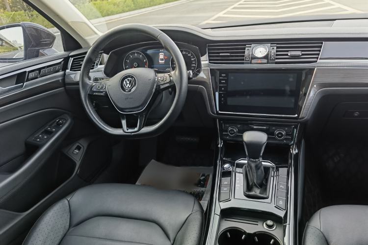 Used Volkswagen Phideon 2018 Revised Version 380TSI Two-Wheel Drive Business Edition Interior 4