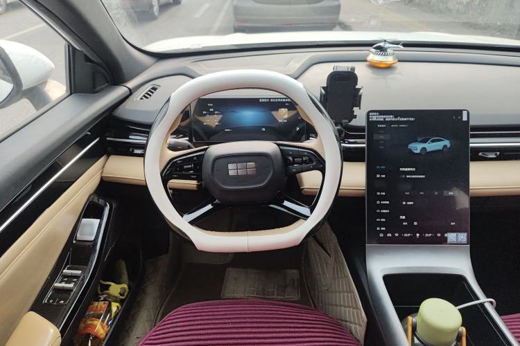 Used Geely Galaxy L6 2024 125km PLUS Dragon Edition
